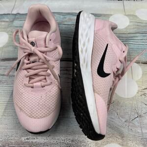 Nike Revolution 6 Running Shoe 4y
